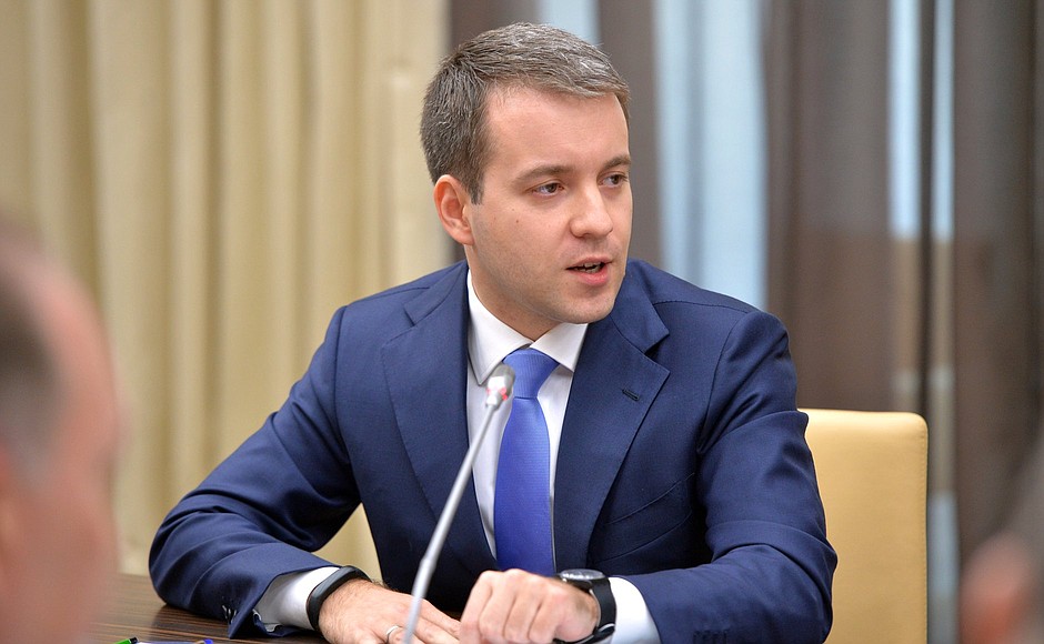Communications and Mass Media Minister Nikolai Nikiforov at a meeting with Government members.
