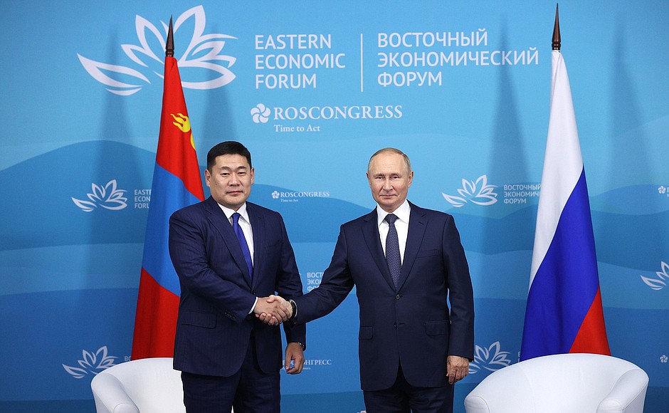 С Премьер-министром Монголии Лувсаннамсрайн Оюун-Эрдэнэ.