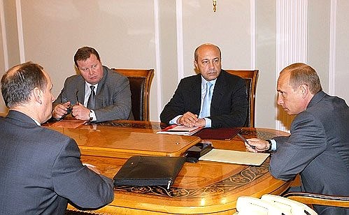 President Putin meeting with Director of the Federal Security Service Nikolai Patrushev, Prosecutor-General Vladimir Ustinov and Foreign Minister Igor Ivanov.