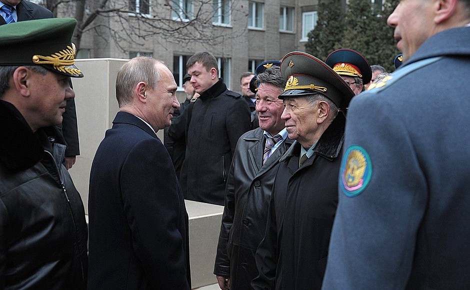 During visit to the Ryazan Higher Airborne Command School.