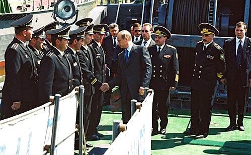 Во время посещения бригады военных кораблей Каспийской флотилии.