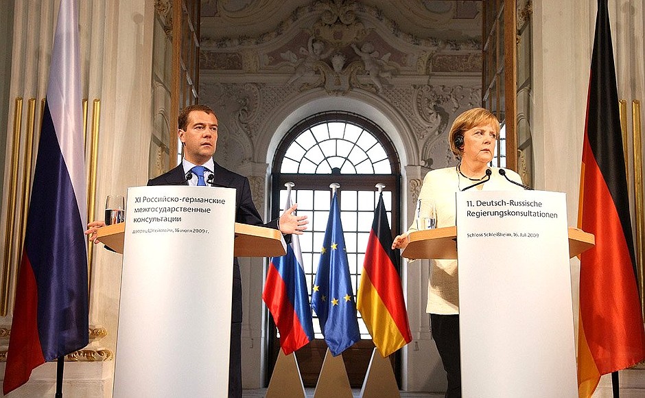 Совместная пресс-конференция с Федеральным канцлером ФРГ Ангелой Меркель по итогам межгосударственных российско-германских консультаций.
