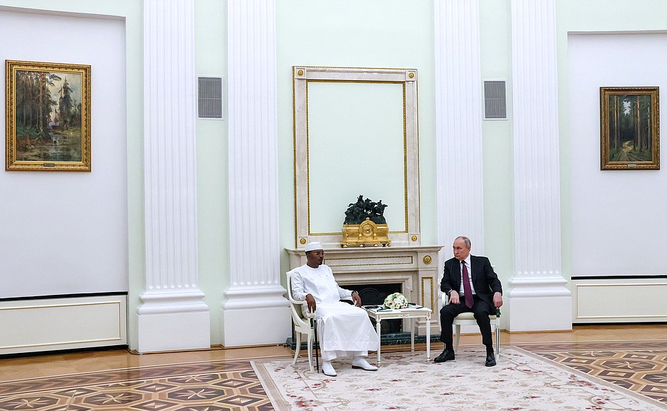 Переговоры с Президентом переходного периода Республики Чад Махаматом Идрисом Деби.