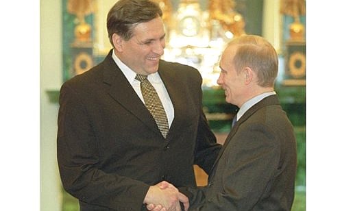 MOSCOW. President Putin with Macedonian President Boris Trajkovski.