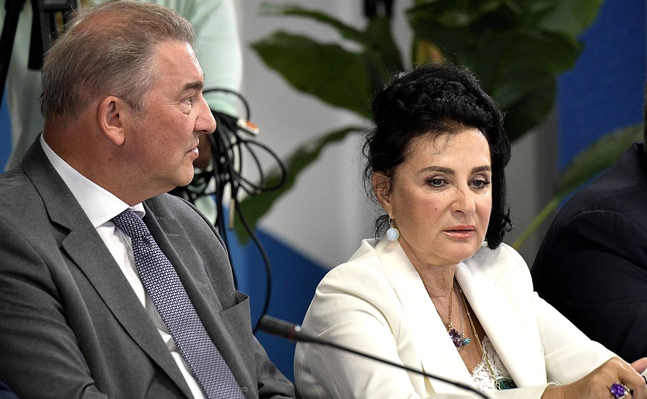 State Duma Deputy, President of the Russian Ice Hockey Federation Vladislav Tretyak and President of the Russian Rhythmic Gymnastics Federation Irina Viner-Usmanova at the joint meeting of the Council for the Development of Physical Fitness and Sport and the Russia 2018 Local Organising Committee’s Supervisory Board.