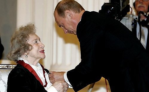 At a ceremony awarding state decorations. Olga Lepeshinskaya receives the Order for Services to the Fatherland II degree for her outstanding contribution to developing the choreographic arts in Russia and for her many fruitful years of work.