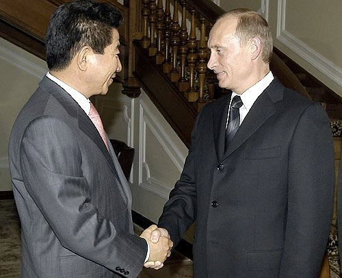 With President Roo Moo Hyun of South Korea.