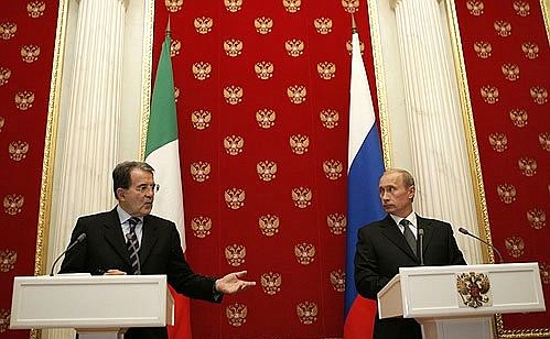 At the joint press conference following Russian-Italian talks. On the left, Italian Prime Minister Romano Prodi.