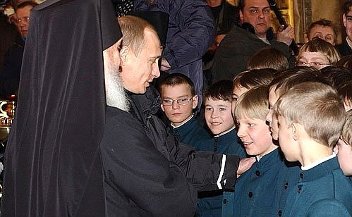 President Vladimir Putin and Archbishop of Tobolsk and Tyumen Dimitry talked to pupils of a local church school.
