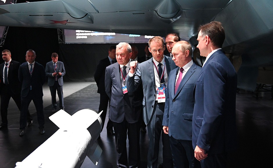 At the International Aviation and Space Salon MAKS-2021 the President was shown a new Sukhoi single-engine light tactical fighter.
