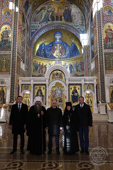 Visiting the Holy Trinity Saint Seraphim-Diveyevo Convent.