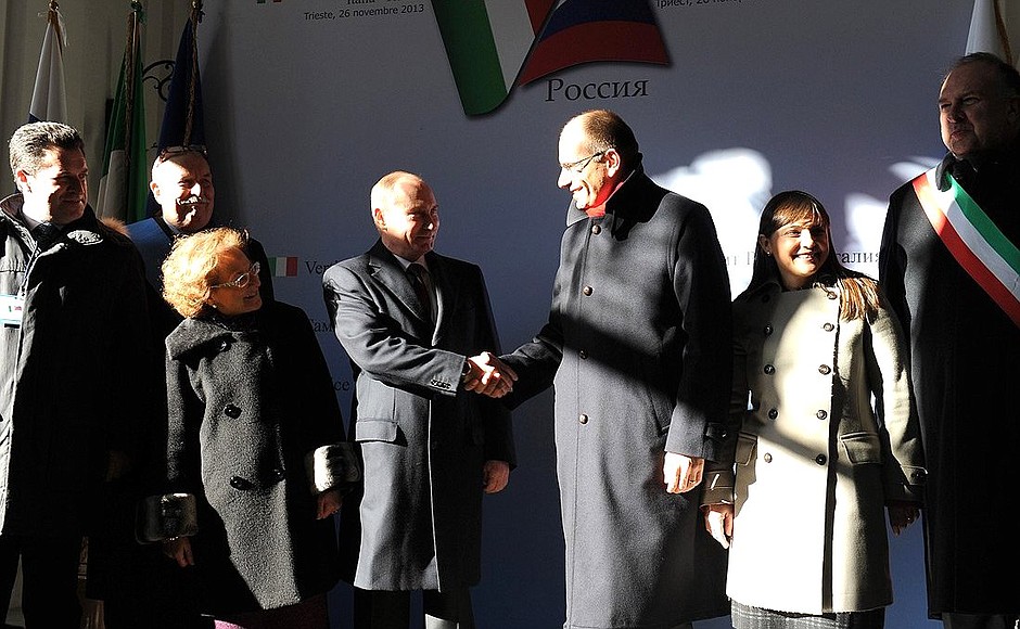 Official welcome ceremony. With Prime Minister of Italy Enrico Letta.