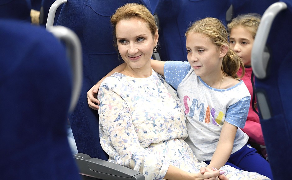 Presidential Commissioner for Children’s Rights Maria Lvova-Belova brought orphans from the DPR to the Nizhny Novgorod Region for placement with foster families.