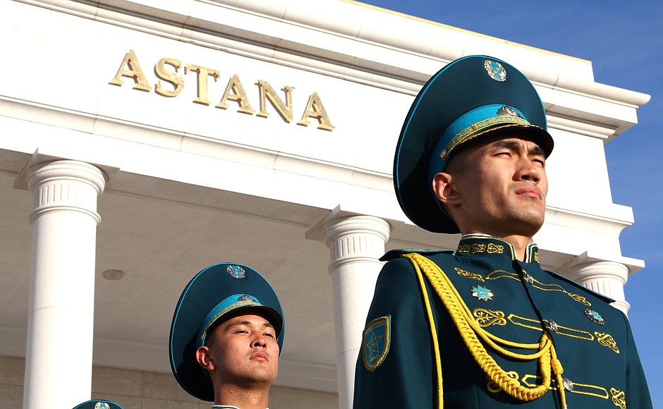 The guard of honour lined up for the arrival of the President of Russia in Astana airport.