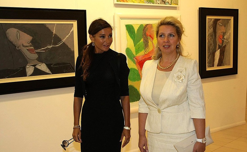 At the Modern Art Museum. With First Lady of Azerbaijan Mehriban Aliyeva.