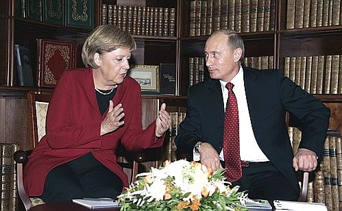 С Федеральным канцлером ФРГ Ангелой Меркель.