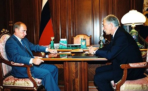 С Министром внутренних дел Борисом Грызловым.