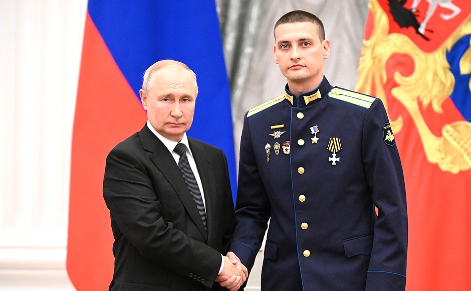 Ceremony for presenting state decorations. Junior Lieutenant Alexei Afanasyev awarded the title Hero of the Russian Federation.