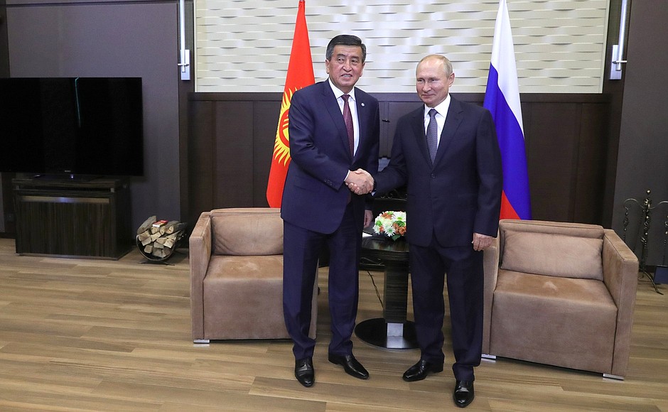 С Президентом Киргизии Сооронбаем Жээнбековым.