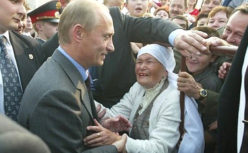 President Vladimir Putin with city residents.