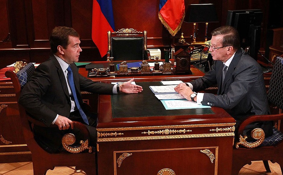 С Первым заместителем Председателя Правительства Виктором Зубковым.