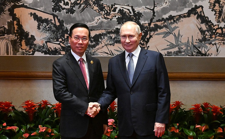 С Президентом Вьетнама Во Ван Тхыонгом.
