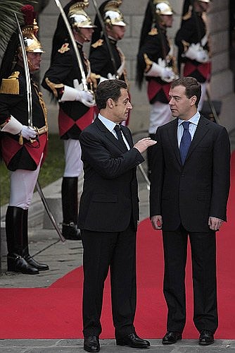 Перед началом саммита Россия–Евросоюз. С Президентом Франции Николя Саркози.