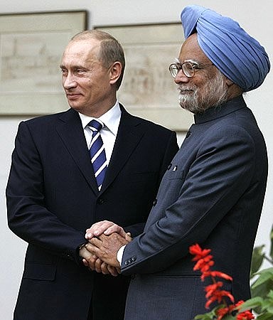 Before the beginning of Russian-Indian talks. With Indian Prime Minister Manmohan Singh.