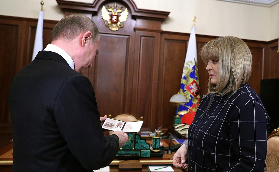 Central Election Commission Chairperson Ella Pamfilova presented Vladimir Putin with the certificate on his election as the President of the Russian Federation.