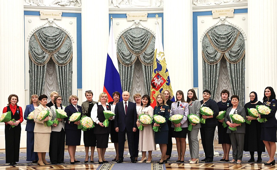 Group photo following the ceremony for presenting state decorations on International Women’s Day.