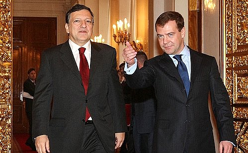C Председателем Комиссии Европейских сообществ Жозе Мануэлом Баррозу.