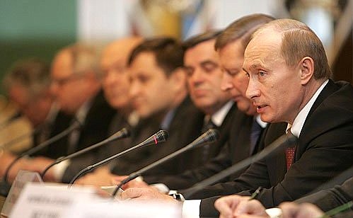 На встрече с членами президиума правления Торгово-промышленной палаты Российской Федерации.