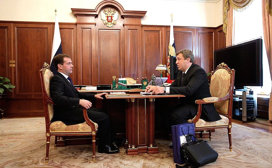 С губернатором Костромской области Игорем Слюняевым.