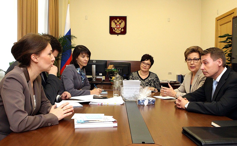 Встреча Уполномоченного при Президенте по правам ребёнка Анны Кузнецовой с финским коллегой Туомасом Курттила.