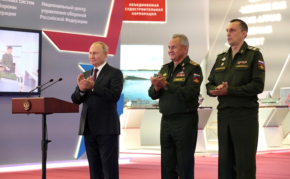 At the keel-laying ceremony for the Navy’s new warships. With Defence Minister Sergei Shoigu and Deputy Defence Minister Alexei Krivoruchko (right).