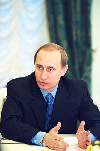 Исполняющий обязанности Президента Владимир Путин во время встречи с лидерами депутатских фракций и групп Государственной Думы второго и третьего созывов.