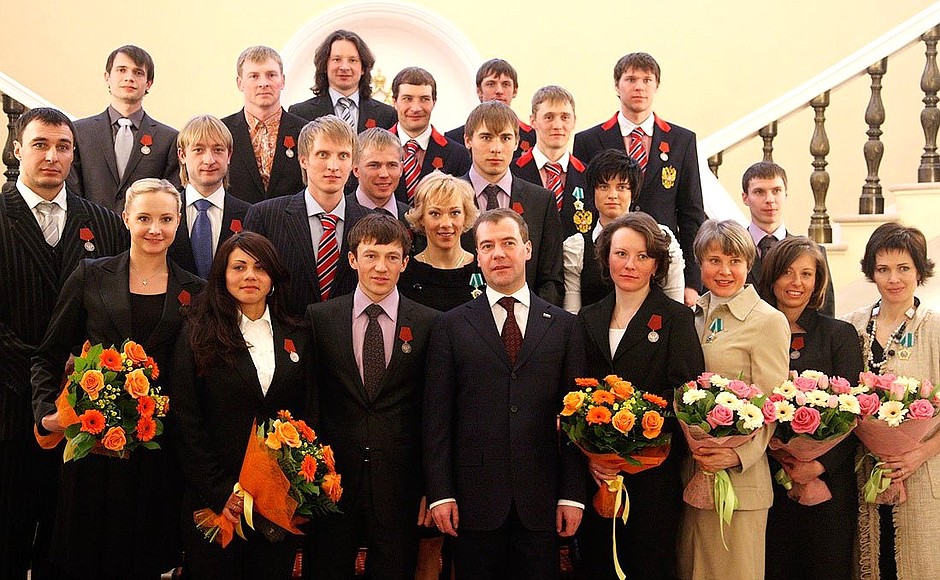 С чемпионами и призёрами XXI зимних Олимпийских игр 2010 года в Ванкувере.