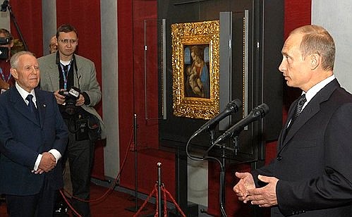 President Putin during the gala opening of the exhibition of Leonardo da Vinci\'s Madonna Litta.