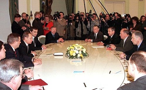 Встреча с руководителями фракций и депутатских групп Государственной Думы.