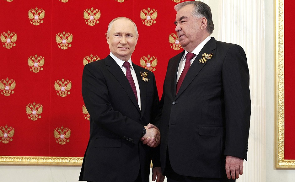 Before the parade, Vladimir Putin welcomed the heads of foreign states who had arrived in Moscow for the celebrations, in the Heraldic Hall of the Kremlin. With President of Tajikistan Emomali Rahmon.