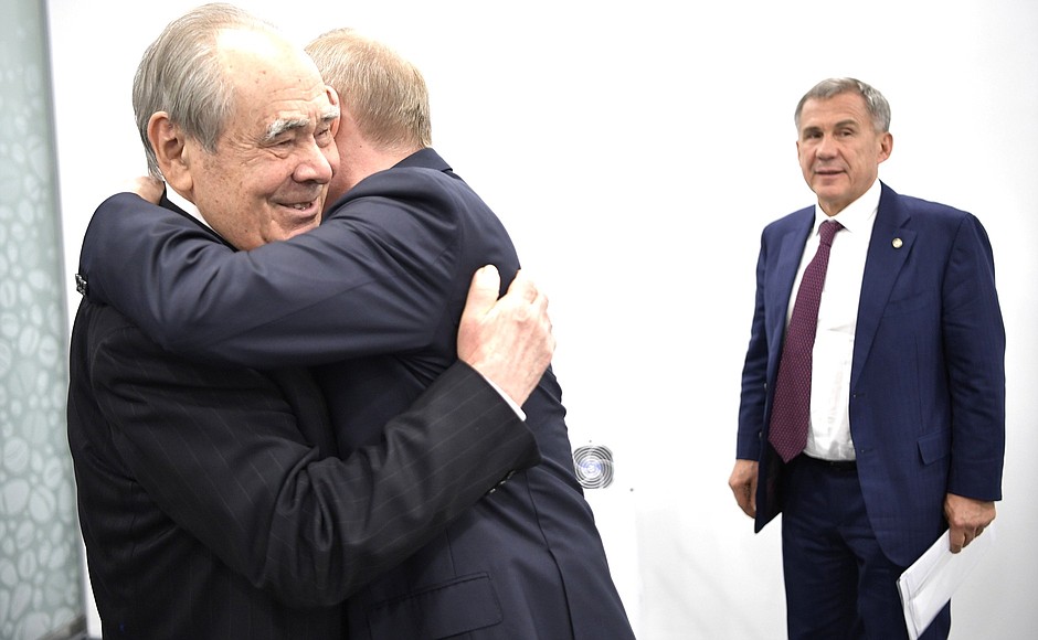 С первым президентом Татарстана Минтимером Шаймиевым. Справа – действующий глава региона Рустам Минниханов.