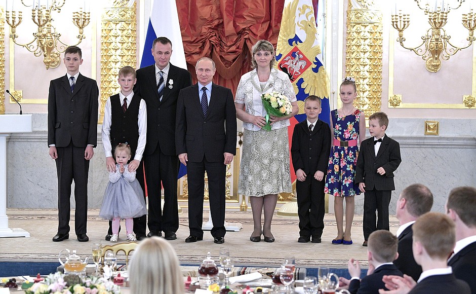 The Order of Parental Glory was awarded to Tatyana and Valery Novik from the Republic of Karelia.