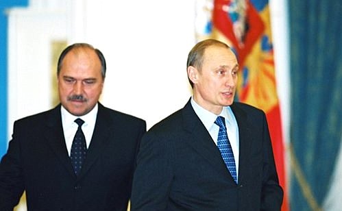 President Putin meeting with members of the Unity parliamentary party. President Putin with Unity leader Vladimir Pekhtin.