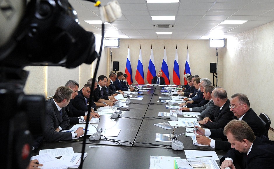 Meeting on development of transportation infrastructure in Russia’s south.