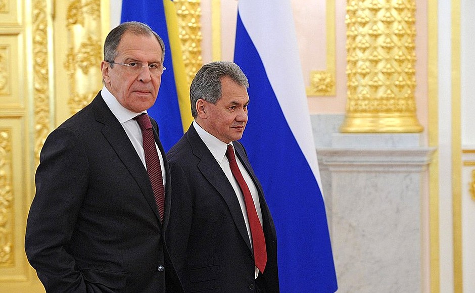 Before the start of a meeting of the Russian-Ukrainian Interstate Commission. Foreign Minister Sergei Lavrov (left) and Defence Minister Sergei Shoigu.