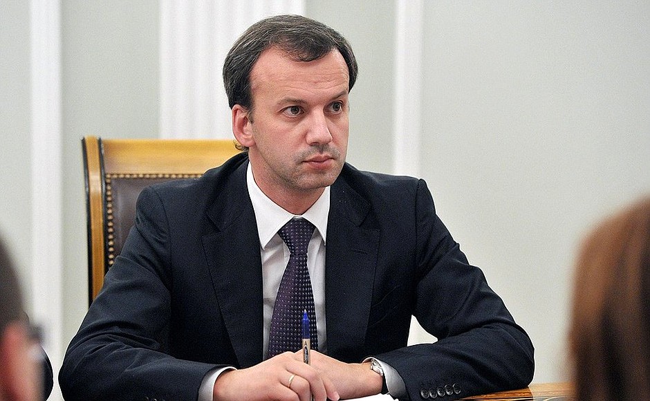 Заместитель Председателя Правительства Аркадий Дворкович на совещании по вопросам совершенствования эффективности управления активами в электросетевом комплексе.