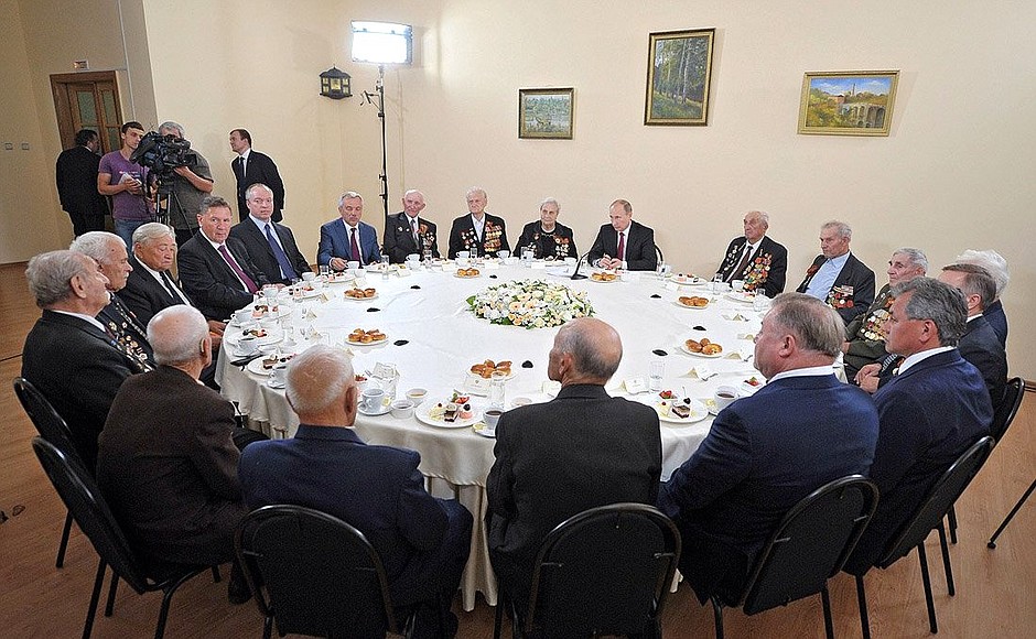 Meeting with 1941–1945 Great Patriotic War veterans who took part in the battle of Kursk.