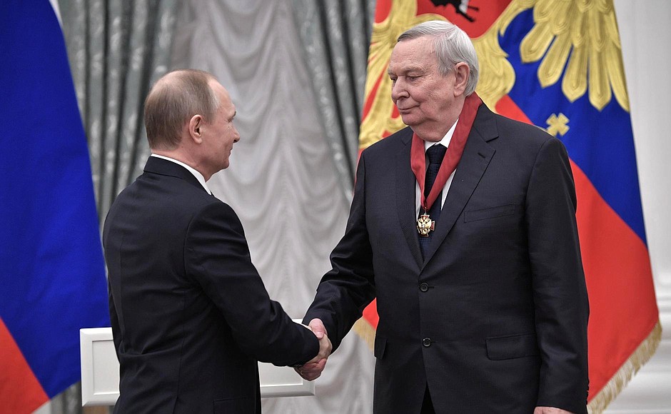 Presentation of state decorations. Alexander Baranov, academician in the Russian Academy of Sciences and director of the Scientific Centre of Children’s Health, is awarded the Order for Services to the Fatherland, II degree.