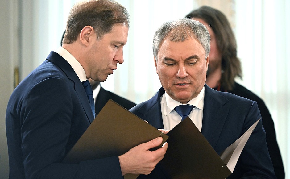 Before a meeting of the Supreme State Council of the Union State. State Duma Speaker Vyacheslav Volodin (right) and Deputy Prime Minister – Minister of Industry and Trade Denis Manturov.