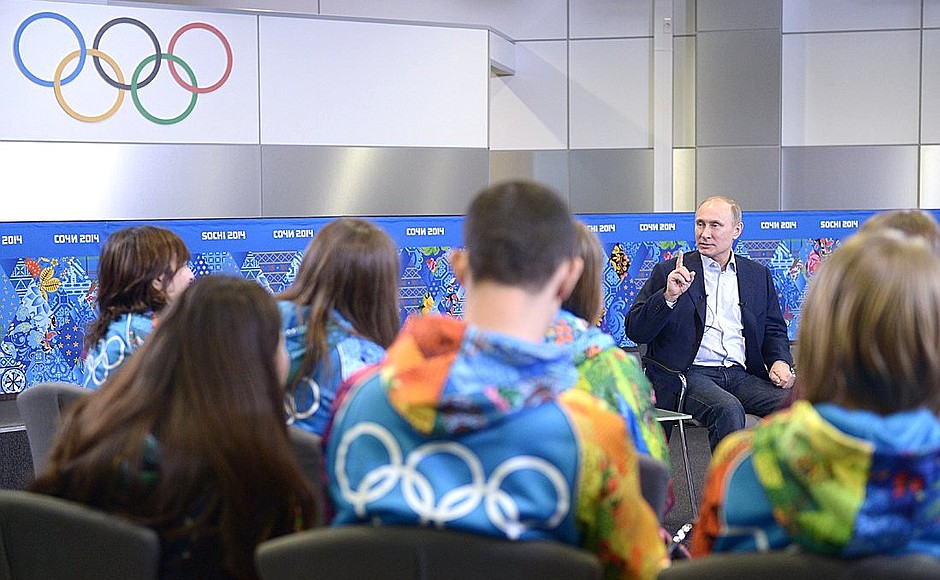 Meeting with volunteers at the XXII Winter Olympics and XI Winter Paralympics in Sochi.
